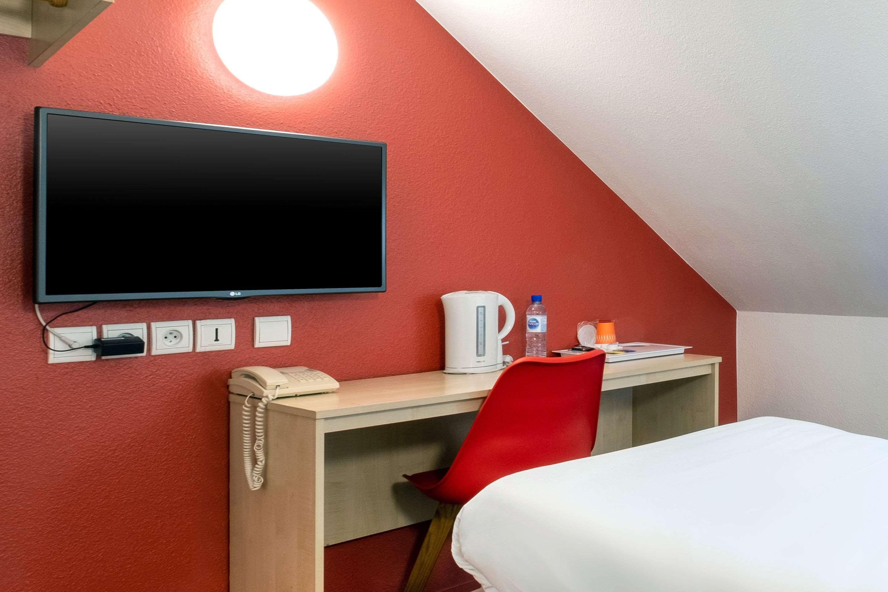 Comfort Hotel Étampes Εξωτερικό φωτογραφία