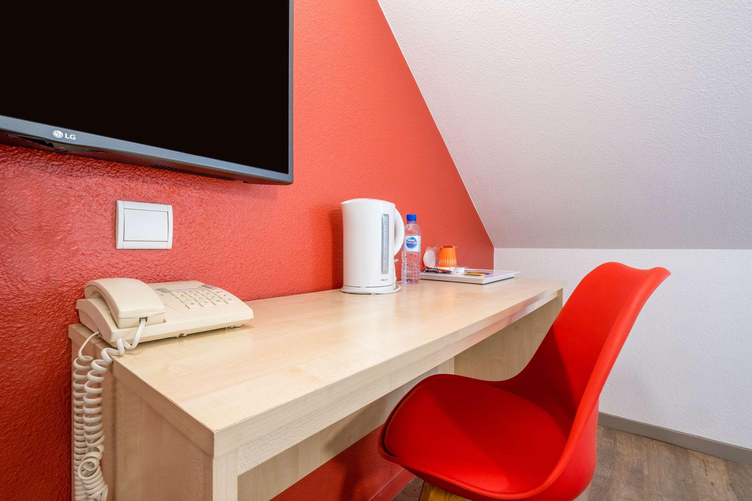 Comfort Hotel Étampes Εξωτερικό φωτογραφία