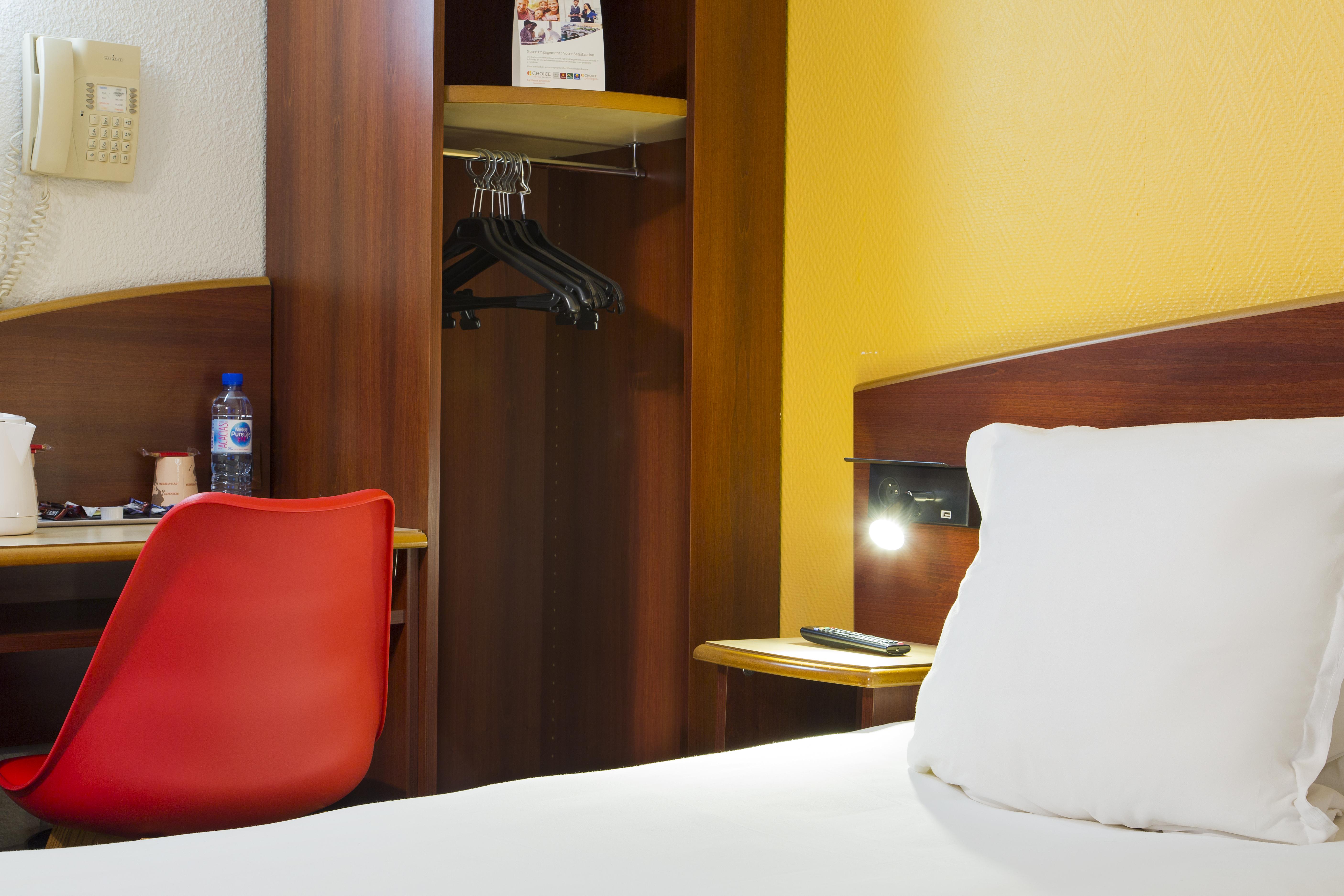 Comfort Hotel Étampes Εξωτερικό φωτογραφία