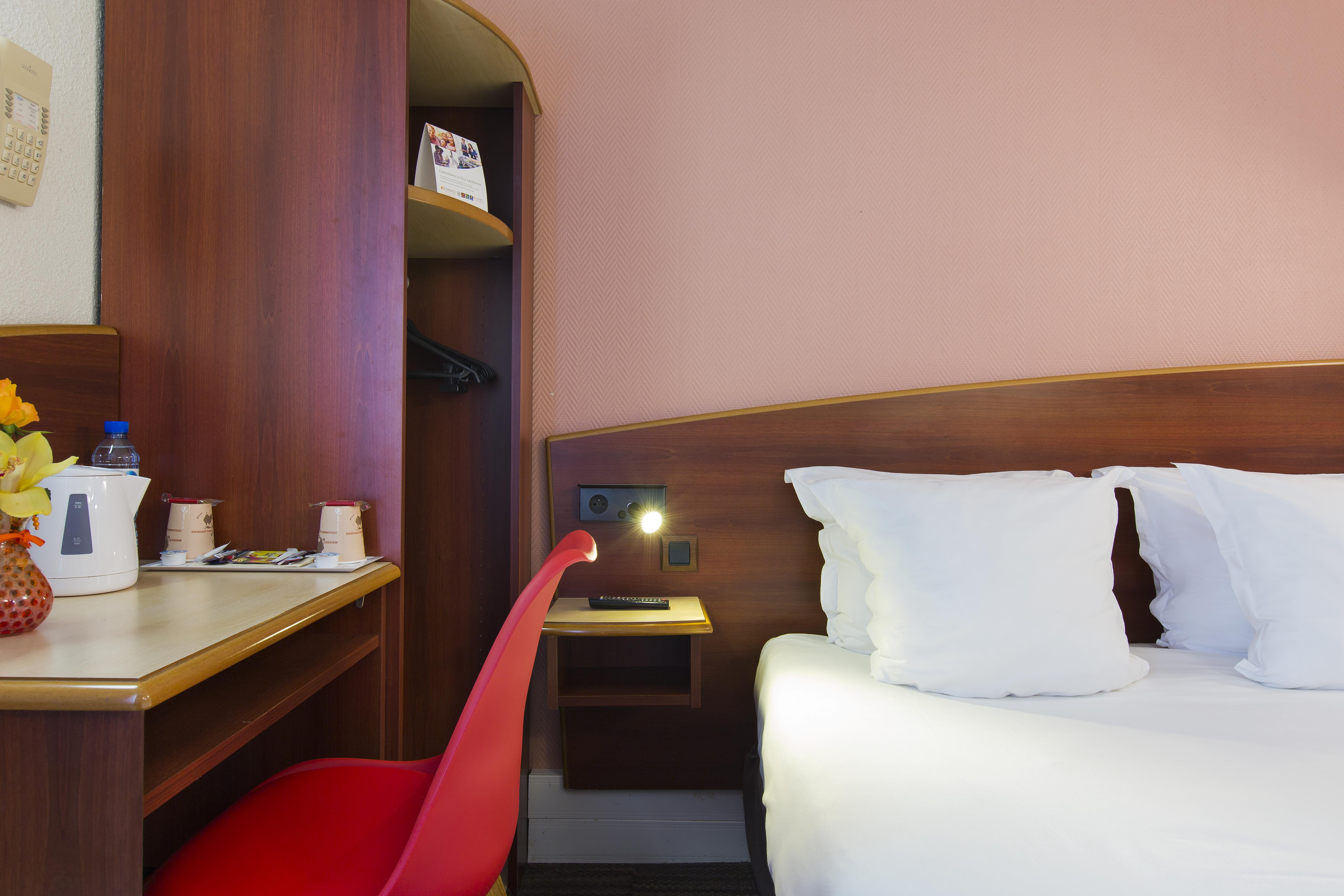 Comfort Hotel Étampes Εξωτερικό φωτογραφία