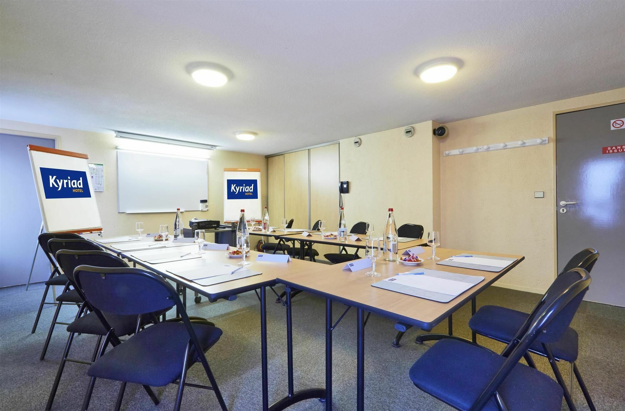Comfort Hotel Étampes Εξωτερικό φωτογραφία