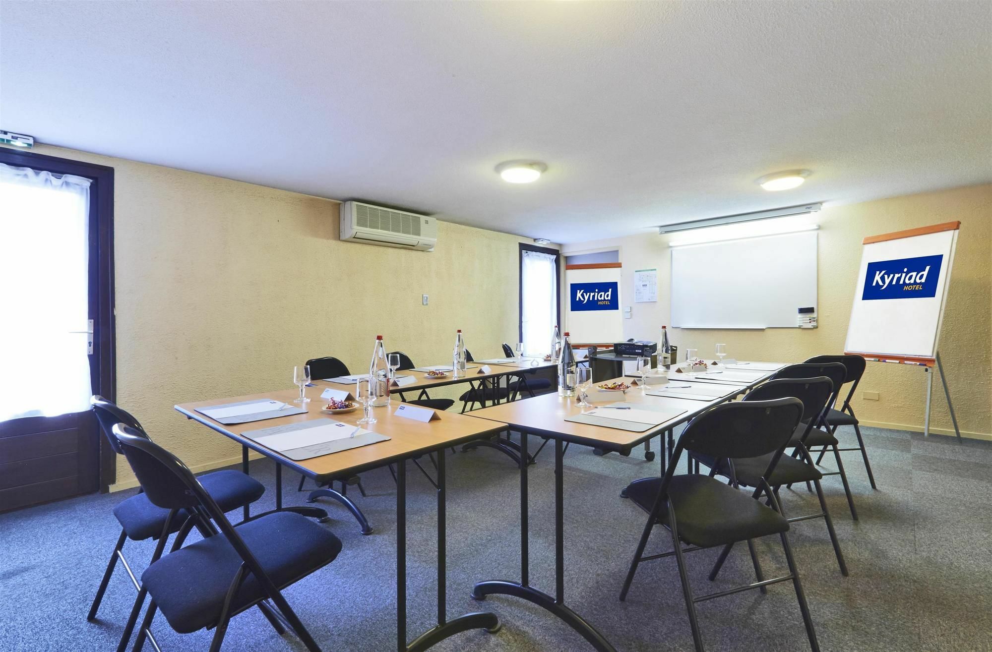 Comfort Hotel Étampes Εξωτερικό φωτογραφία