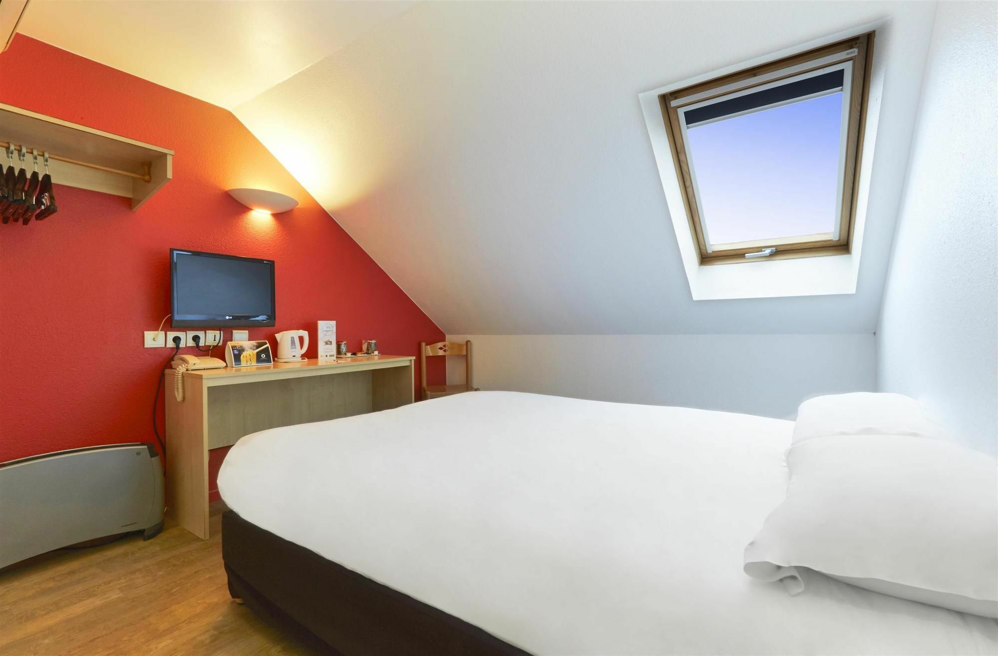 Comfort Hotel Étampes Εξωτερικό φωτογραφία