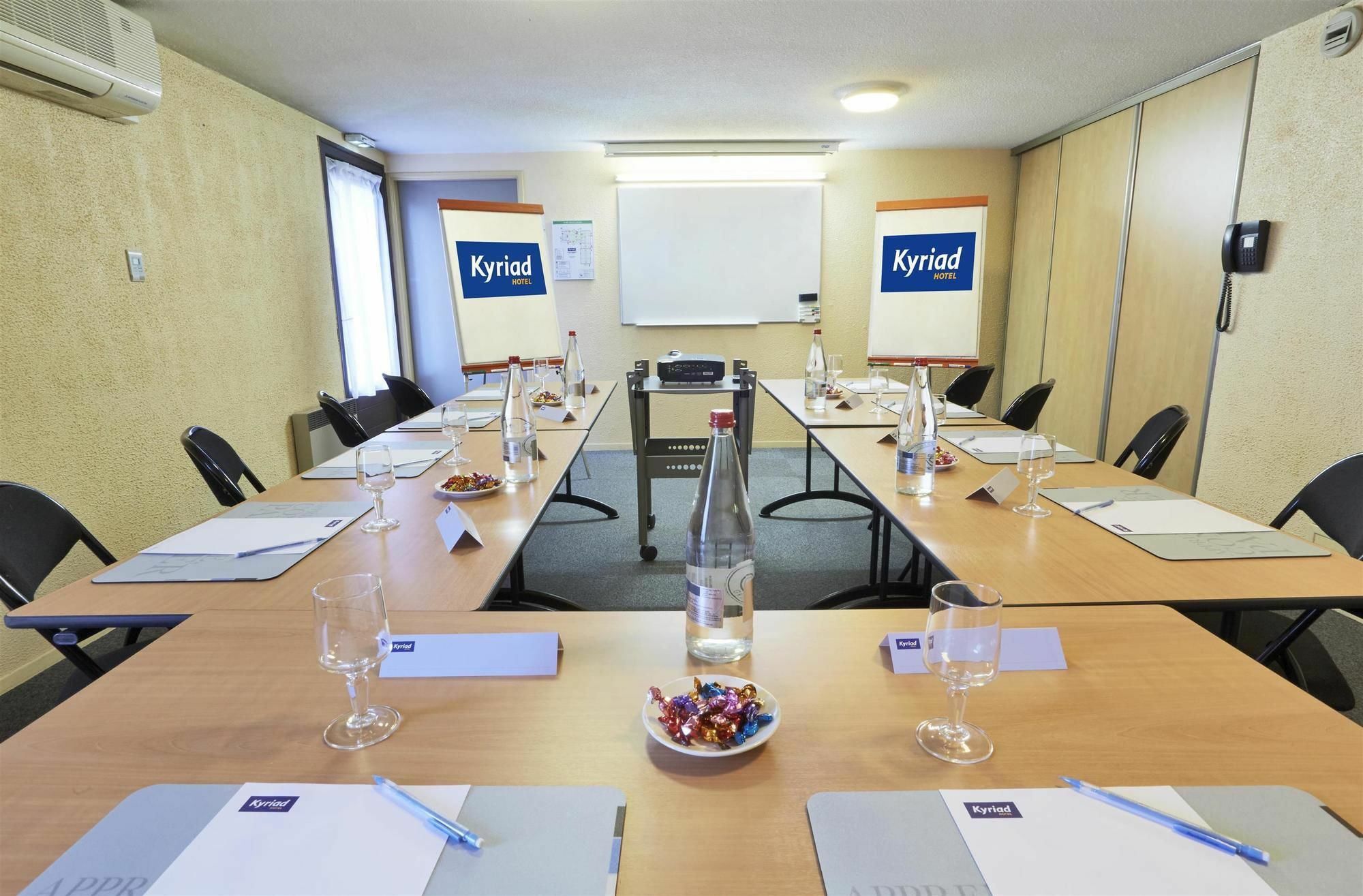 Comfort Hotel Étampes Εξωτερικό φωτογραφία